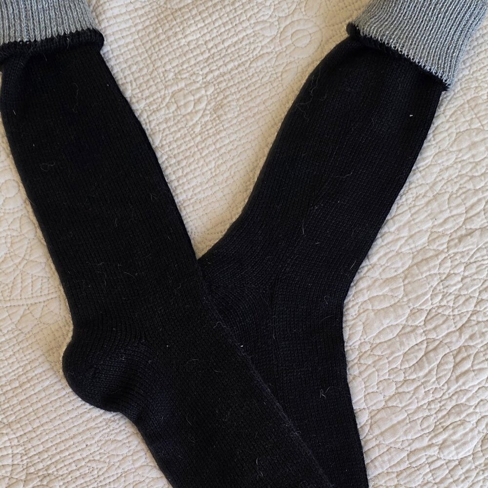 Reversible Alpaca Blend Socks – Black & Gray – Unisex Fit